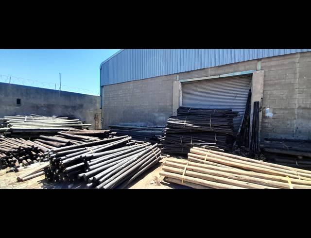 2,217M² WAREHOUSE RENTED IN SIDWELL